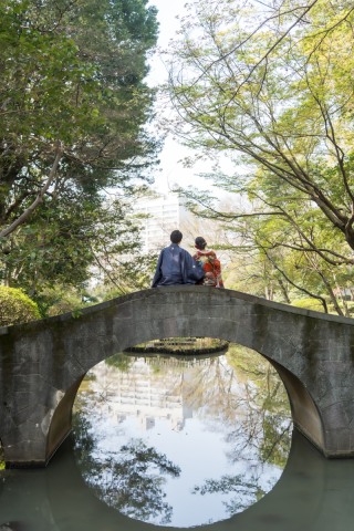 豪華な色打掛が映える庭園ロケ！お二人の自然な笑顔を大切に切り取った一日でした