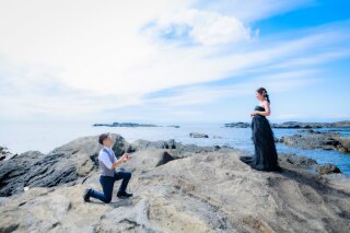 カジュアルにコーディネートして城ヶ島ロケ撮影