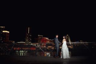 横浜のみなとみらいを舞台にした、ドラマチックなナイトロケーション撮影