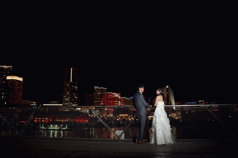 横浜のみなとみらいを舞台にした、ドラマチックなナイトロケーション撮影