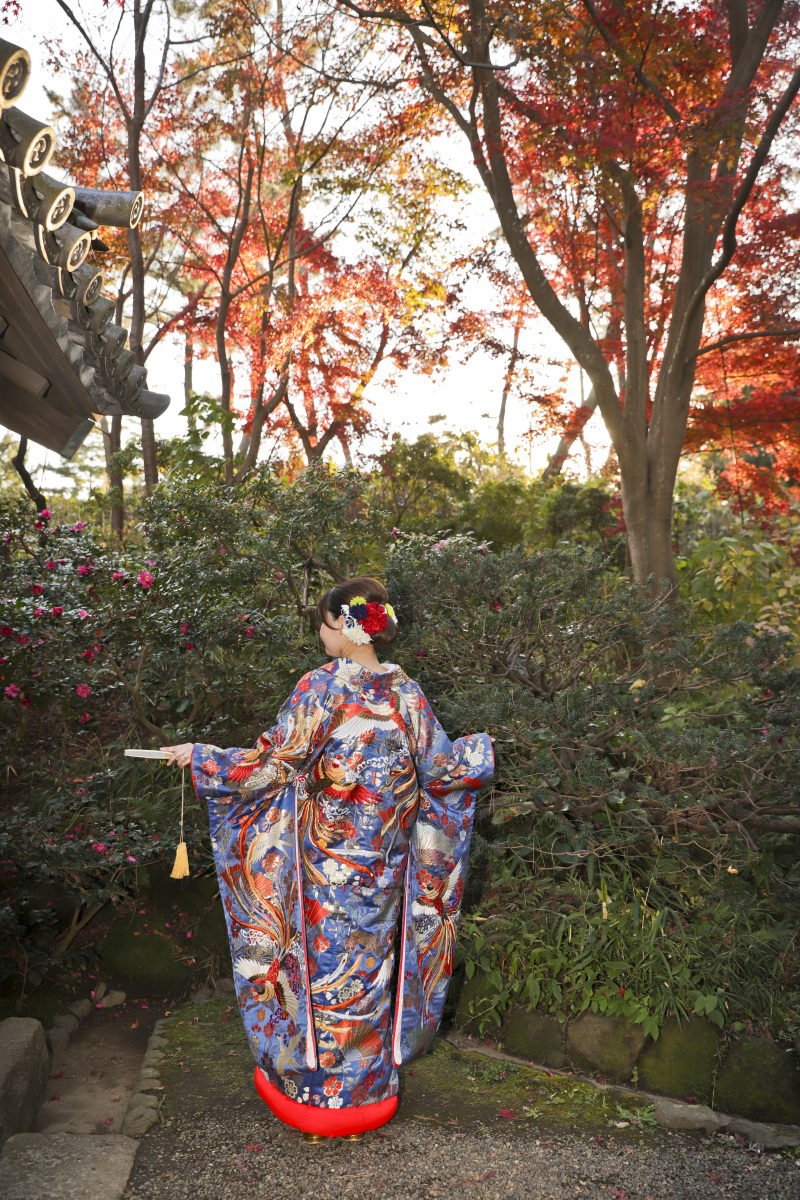 華麗な色打掛に見惚れる