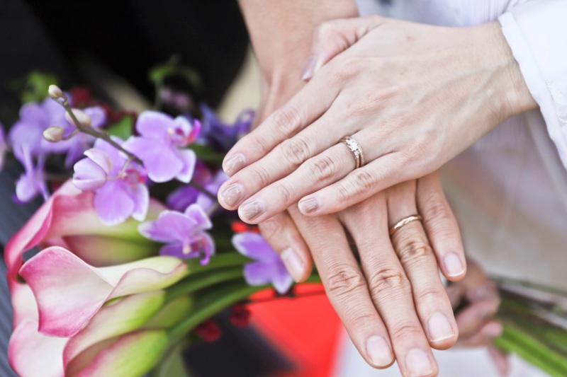 永遠の絆を感じる手元