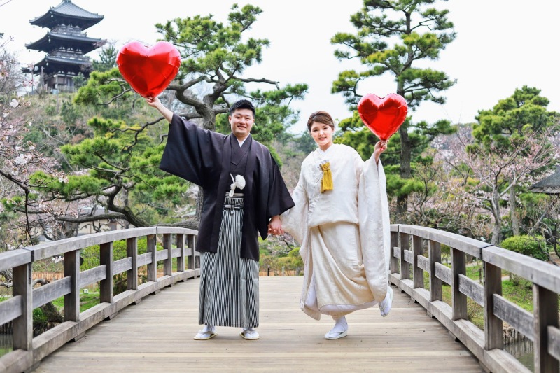 五重塔を背にハートを持って！