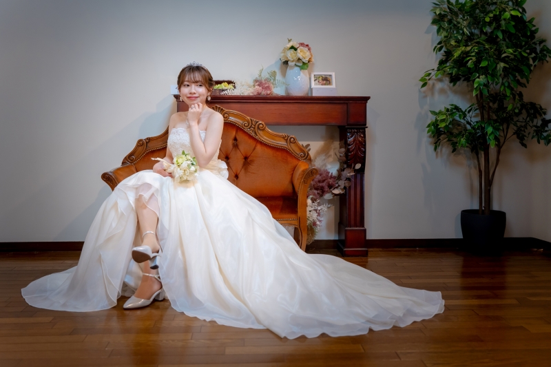 笑顔の素敵なご新婦様の大人っぽいカット