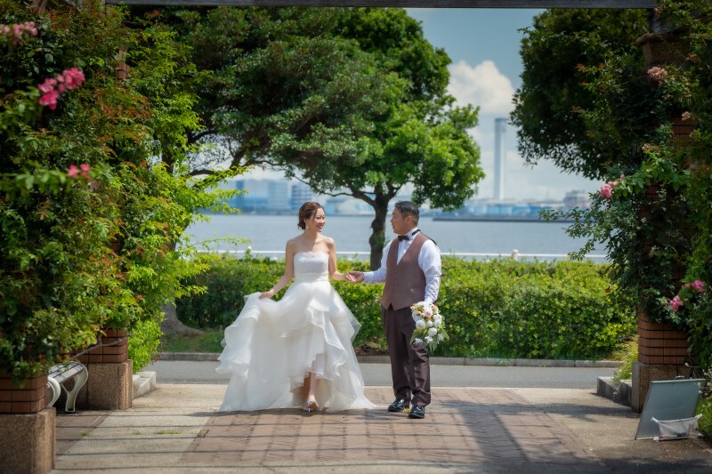 公園内をお散歩してるシーン