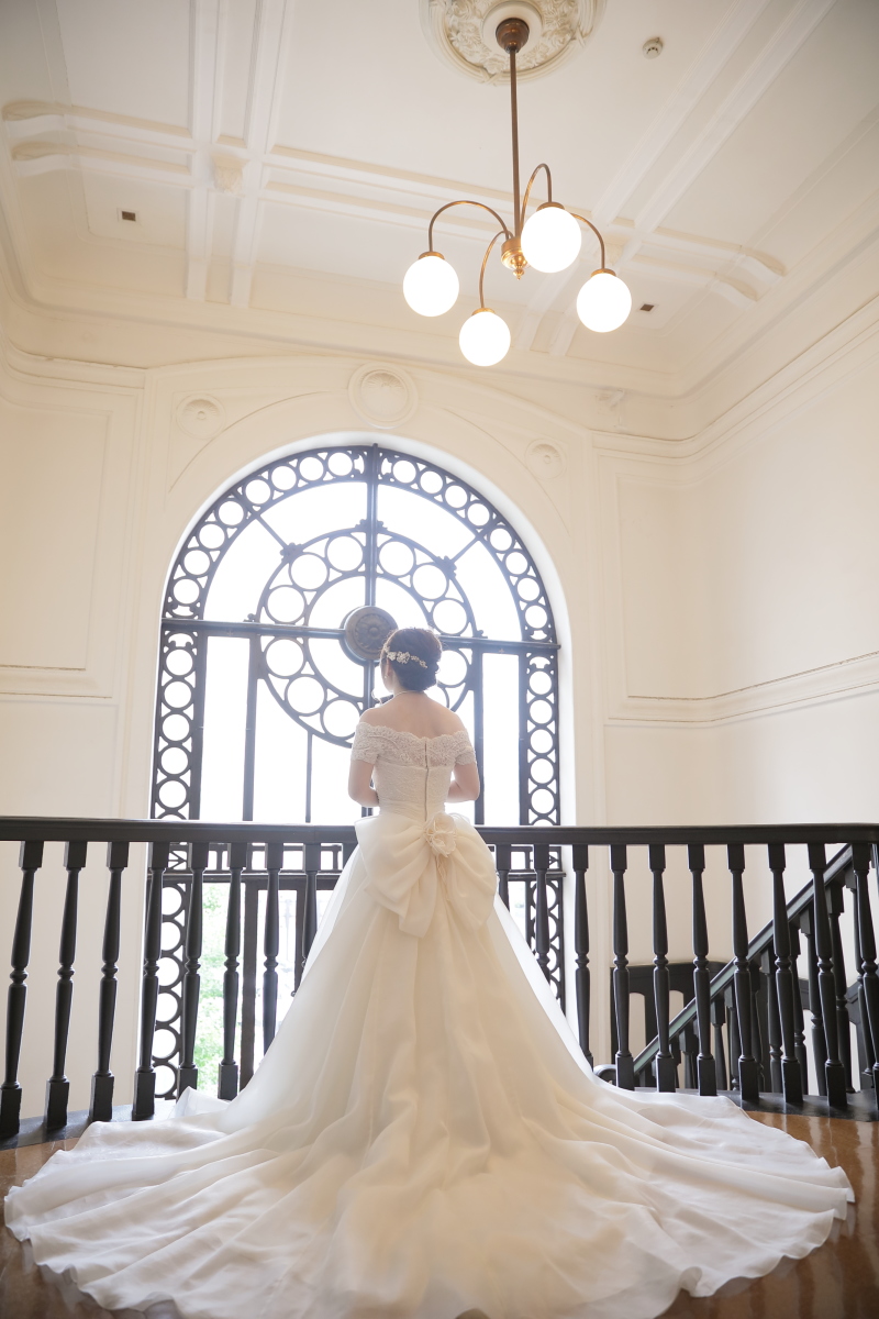 ドレスのバックショットも綺麗に残します