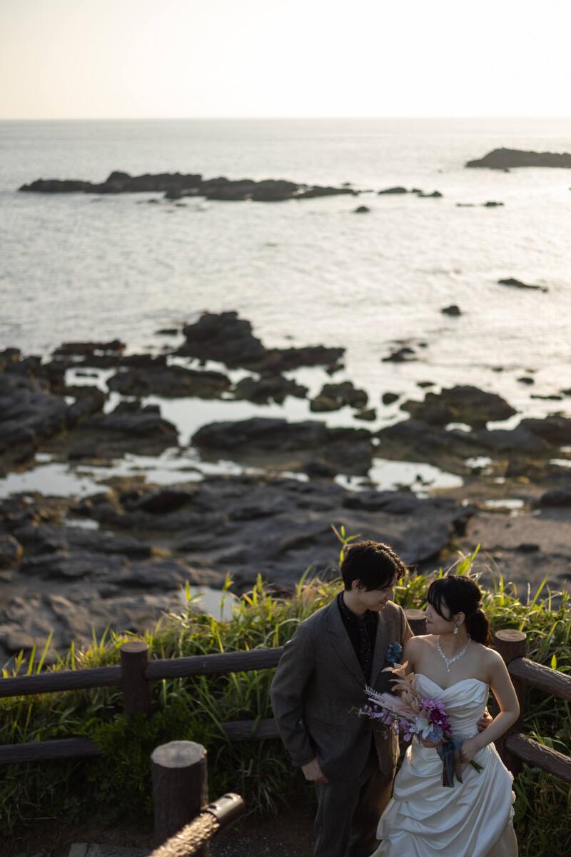 城ヶ島ならではな岩場をバックに