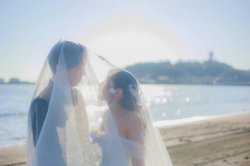 ベール越しの優しい視線