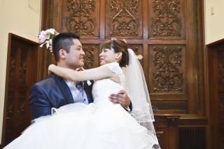 明るいチャペルでロマンチックなチャペルでのフォトウエディング撮影