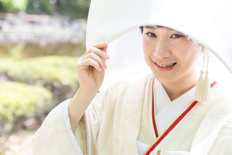 洋髪用の綿帽子をかぶって