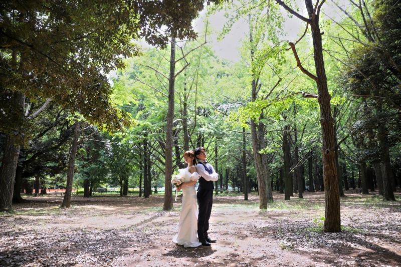 【代々木公園】ウエディングドレス×緑あふれる並木道で叶える夏の前撮り
