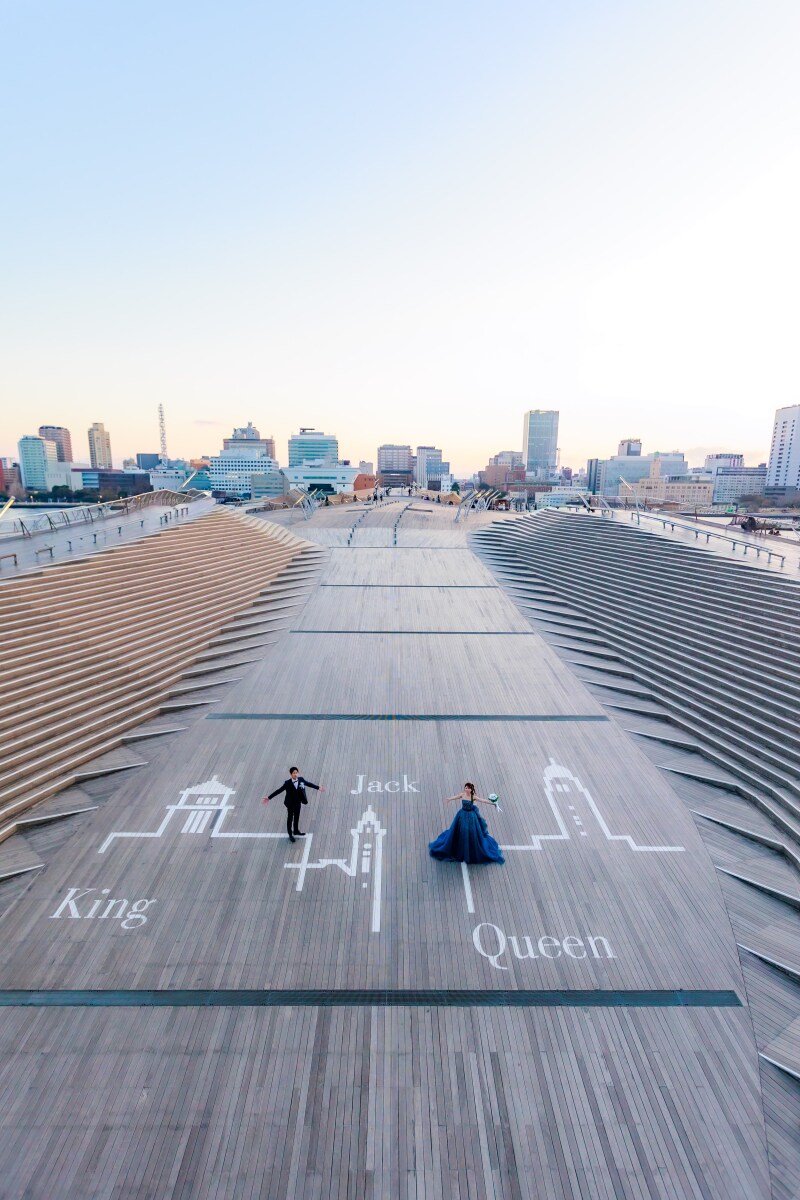 横浜の街をお二人の舞台に