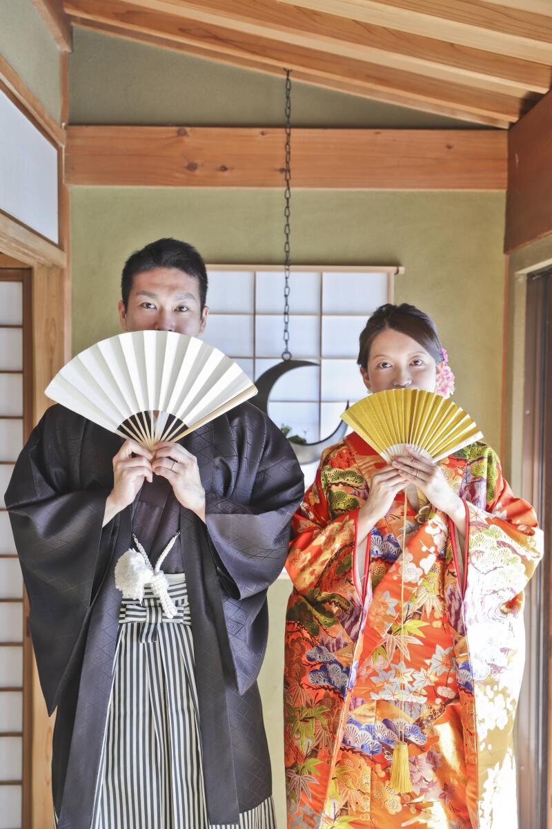 扇子で仲良く
