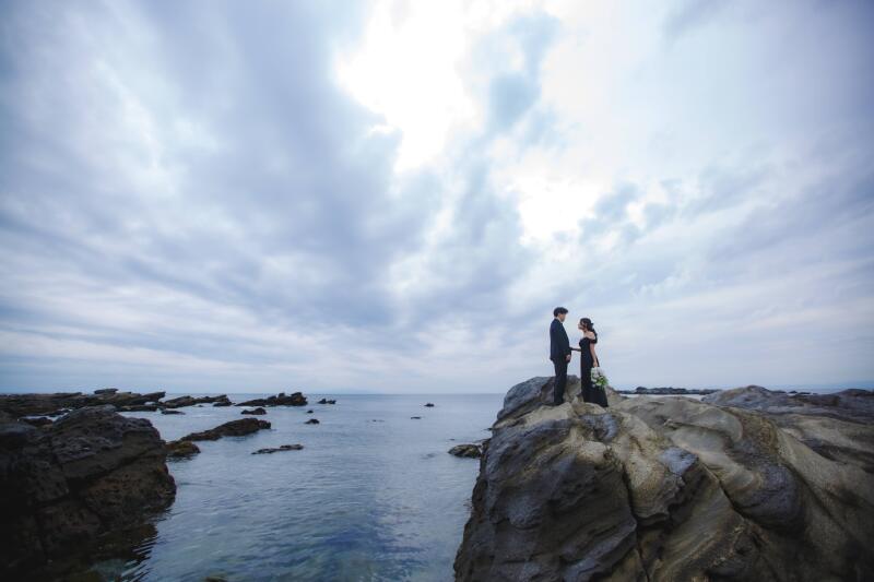 岩の 先端 で 交わす 永遠の 誓い