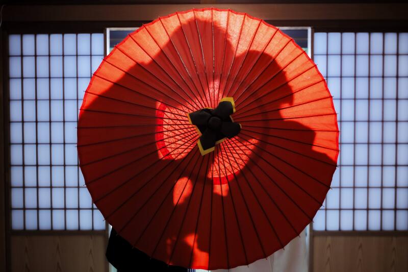和傘を使って