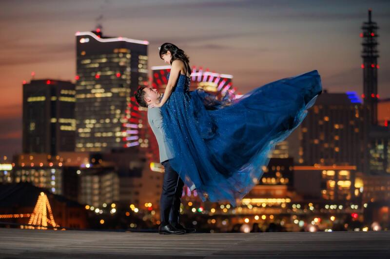 煌めく夜景に包まれる瞬間