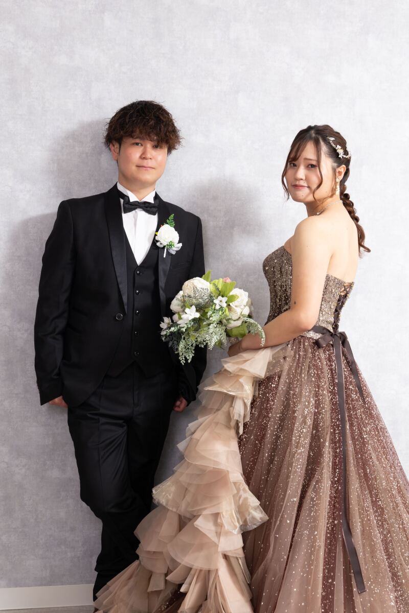 ドレスのバックスタイルも美しく