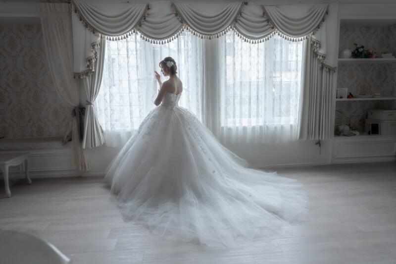 良品質な衣装を卸価格で。ワンランク上の輝きをお得に