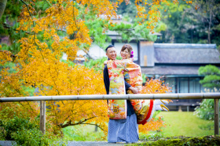 和装にはやっぱり日本庭園が人気♪