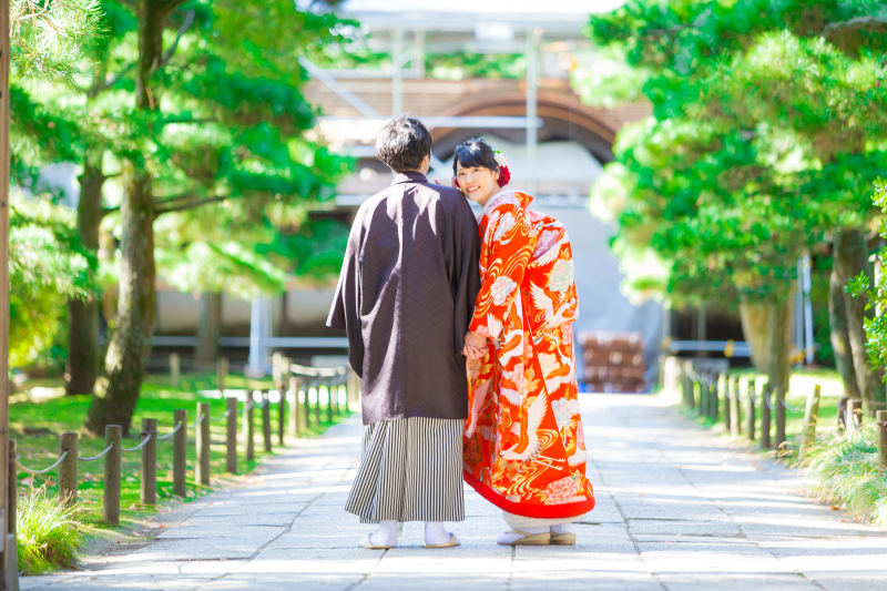 庭園に映える着物や和傘をご用意