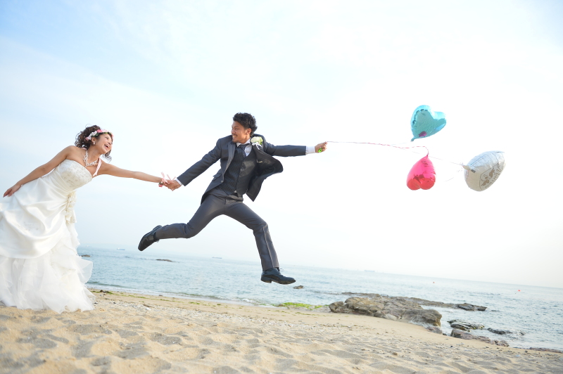 風船に飛ばされる～ってイメージのカットです♪