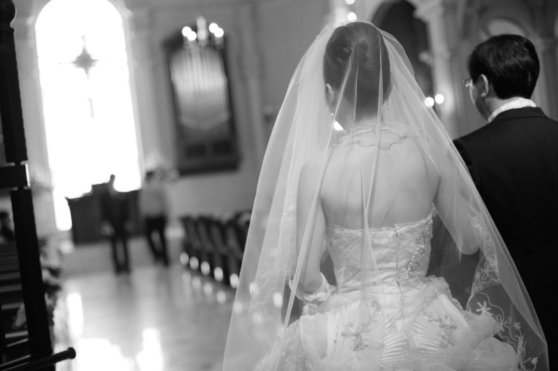 結婚式写真もおまかせあれ