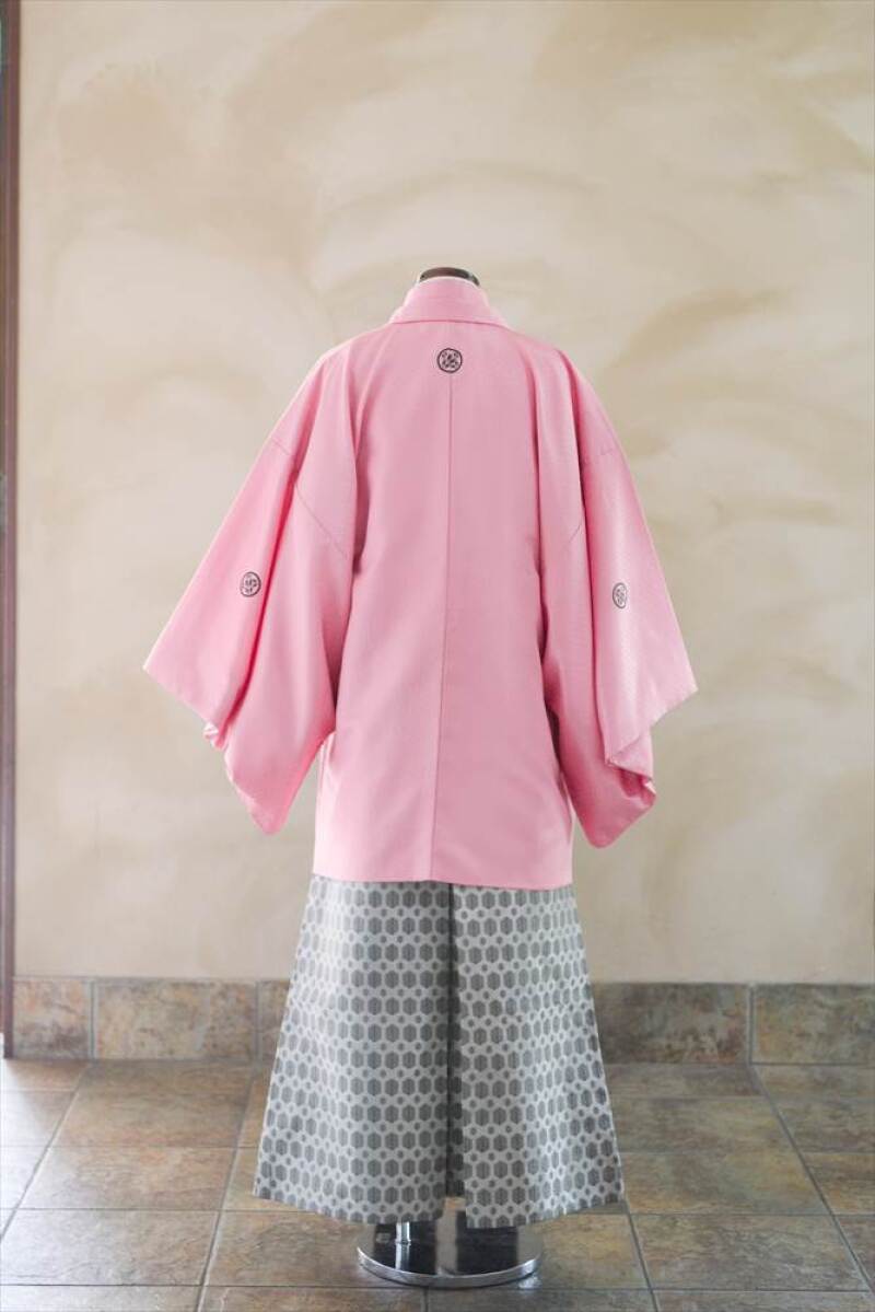 ピンク紋服