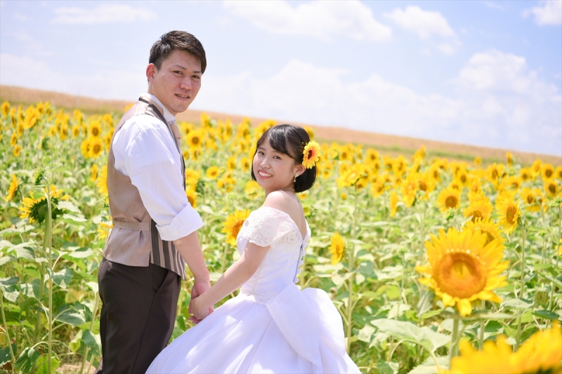 一面のひまわりに囲まれて・・・♡