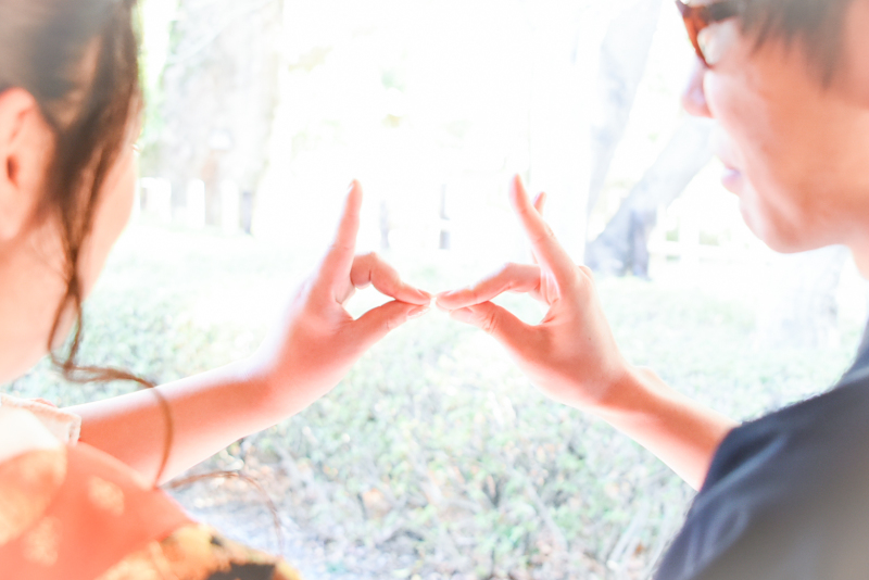 お二人の手を近づけて・・・