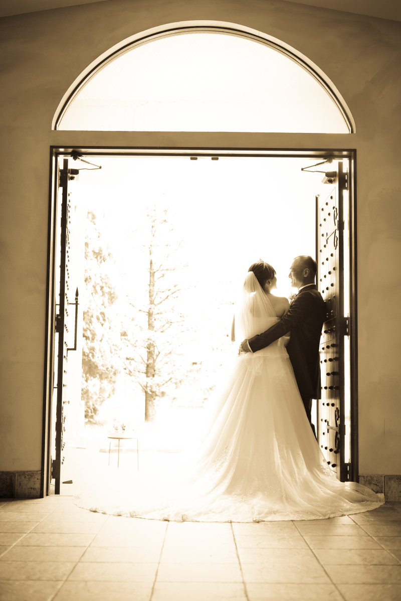 チャペルの扉でドラマチックに＊