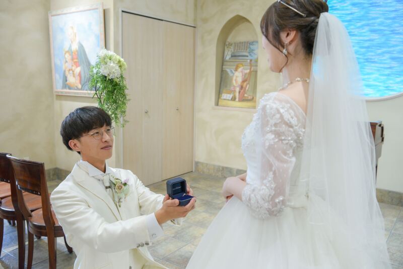 挙式風のショットも終え・・・