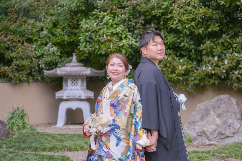 背中を合わせてショット・・・♡