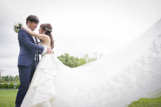 キヌヤ・ブライダルスクエア フェリチタ 熊谷店_開放感のある公園で撮影★ガーデンフォト