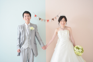 キヌヤ・ブライダルスクエア フェリチタ 熊谷店_ナチュラルから王道のポーズまでいろいろ★洋装スタジオ