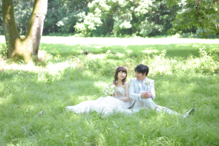 キヌヤ・ブライダルスクエア フェリチタ 熊谷店_開放感のある公園で撮影★ガーデンフォト