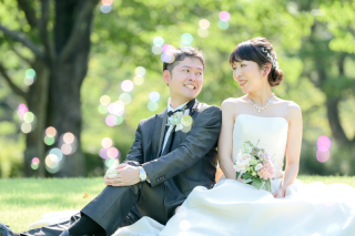 キヌヤ・ブライダルスクエア フェリチタ 熊谷店_開放感のある公園で撮影★ガーデンフォト