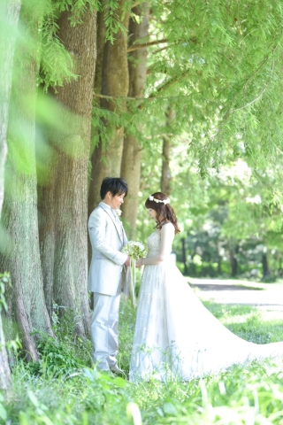キヌヤ・ブライダルスクエア フェリチタ 熊谷店_開放感のある公園で撮影★ガーデンフォト