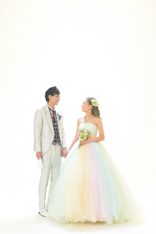 キヌヤ・ブライダルスクエア フェリチタ 熊谷店_ナチュラルから王道のポーズまでいろいろ★洋装スタジオ