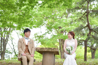 キヌヤ・ブライダルスクエア フェリチタ 熊谷店_開放感のある公園で撮影★ガーデンフォト