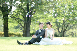 キヌヤ・ブライダルスクエア フェリチタ 熊谷店_開放感のある公園で撮影★ガーデンフォト