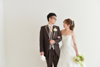 キヌヤ・ブライダルスクエア フェリチタ 熊谷店_ナチュラルから王道のポーズまでいろいろ★洋装スタジオ