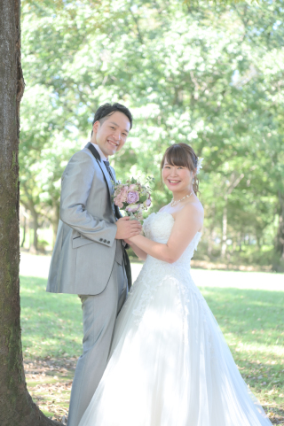 キヌヤ・ブライダルスクエア フェリチタ 熊谷店_開放感のある公園で撮影★ガーデンフォト