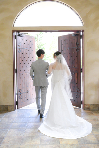 キヌヤ・ブライダルスクエア フェリチタ 熊谷店_お式と同じ流れで★チャペルで挙式風フォト