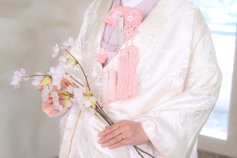 7月8月撮影限定【洋館風スタジオで叶える和装フォト 】美肌レタッチ付/データ20カット付き 