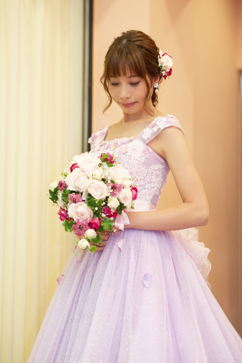 新婦様こだわりのドレスとブーケ