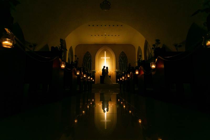 チャペルでの幻想的な1枚