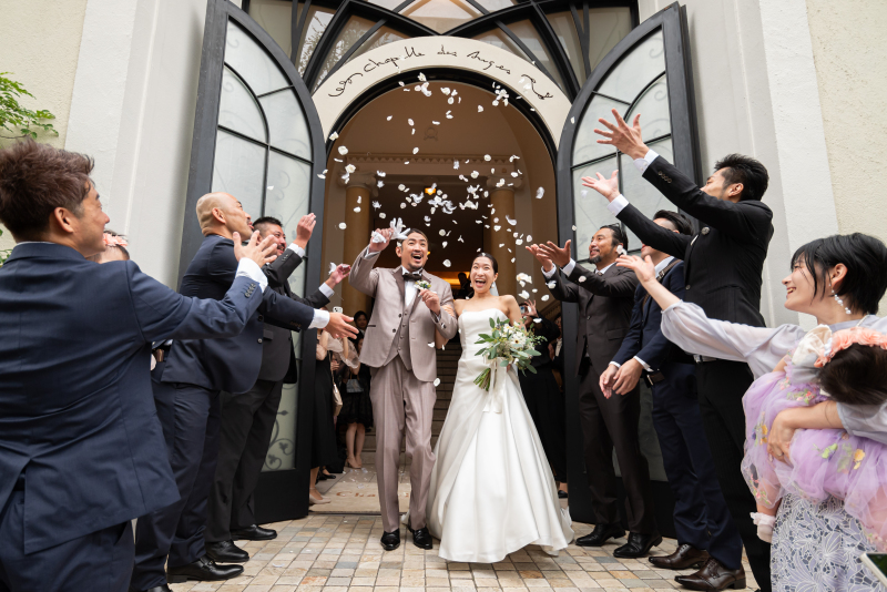 フラワーシャワーに花道