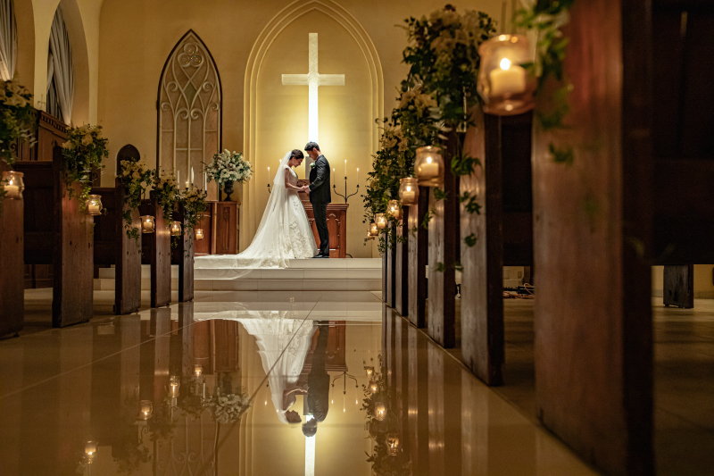 温かみのあるキャンドル越しの1枚。