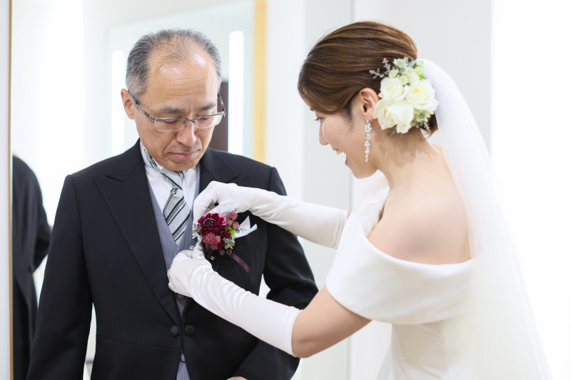 華やかな生花のブートニア