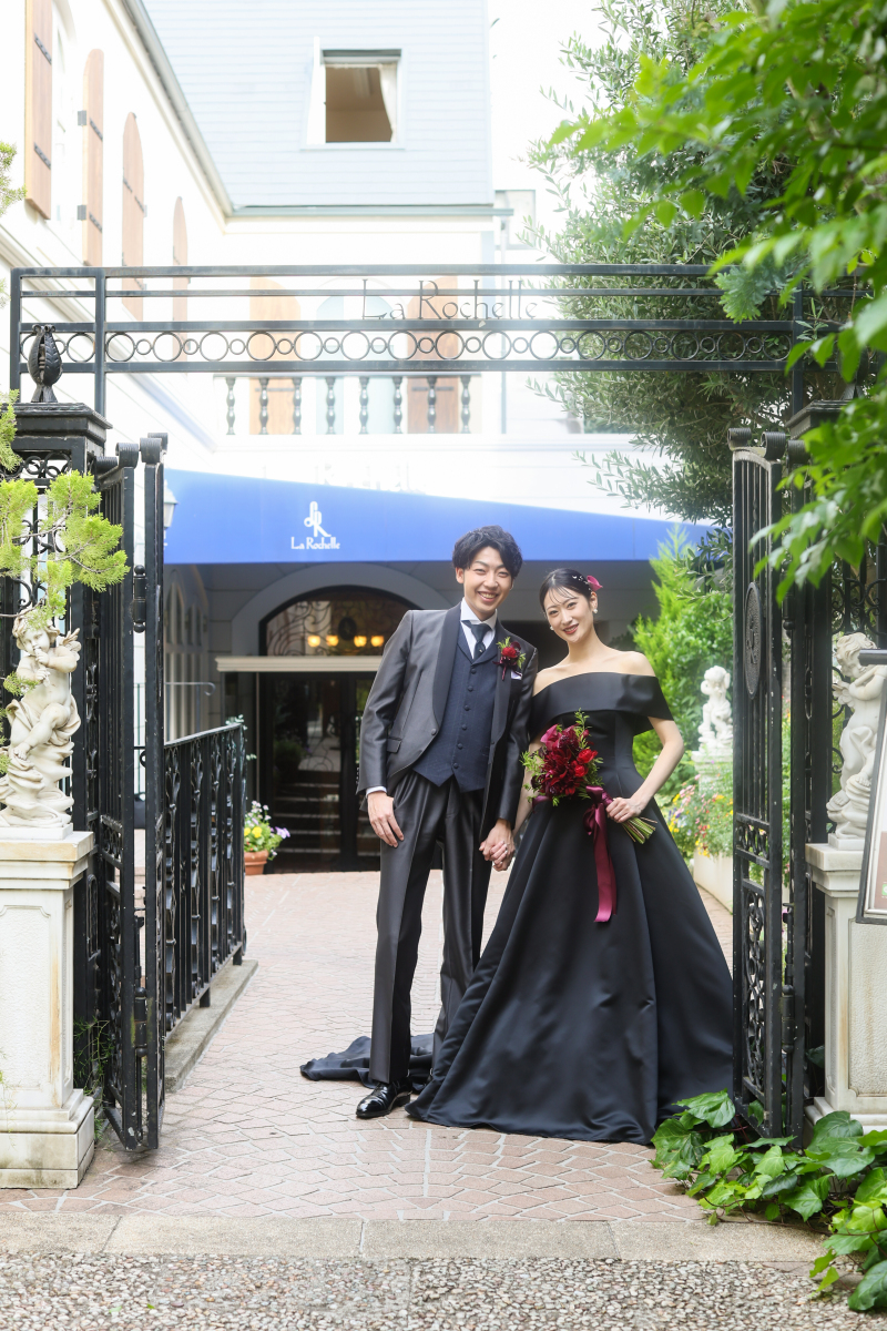 2着目はブラックドレス